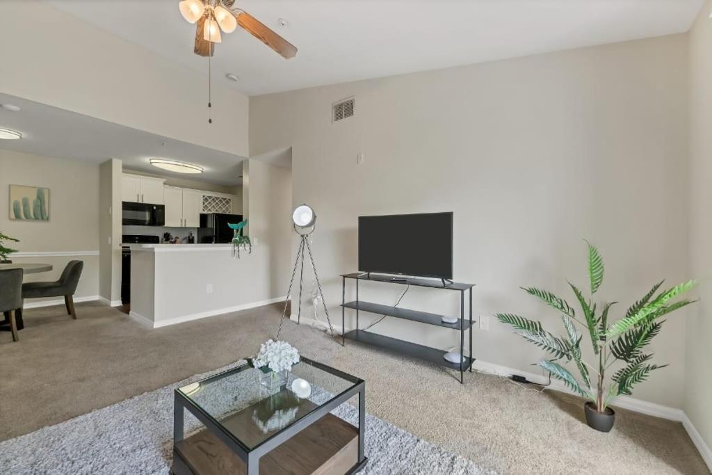 Designed 2Br With Balcony Pool And Gym Apartment Bradenton Exterior foto
